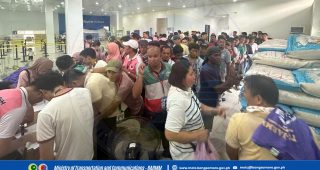MOTC employees receive free groceries, sacks of rice as Ramadan aid